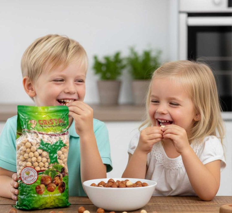 Natürliche und Frische Haselnüsse